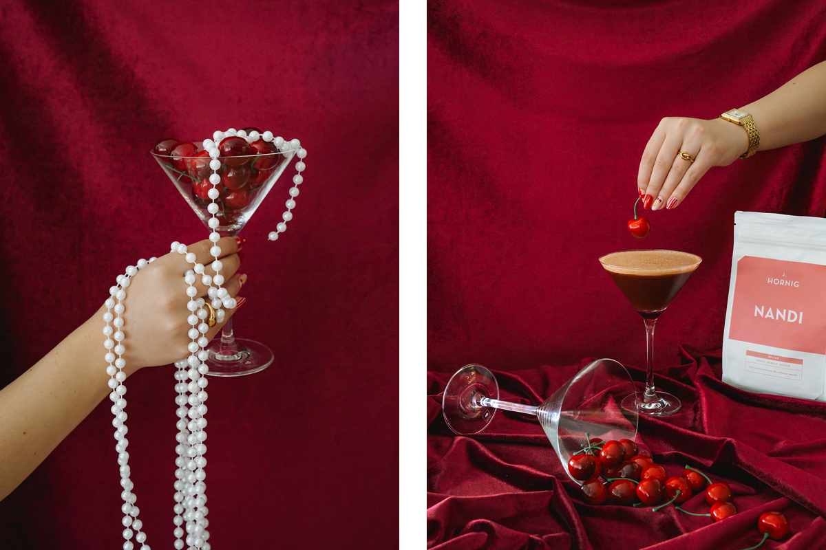 Es sind zwei Bilder zu sehen: Auf dem linken wird ein Espresso Martini Glas gehalten in welchem Kirschen liegen. Im zweiten Bild hält eine Hand eine Kirsche über einem Glas gefüllt mit dem Cocktail Rouge Affaire. Daneben steht eine Packung Nandi Filter von J. Hornig.