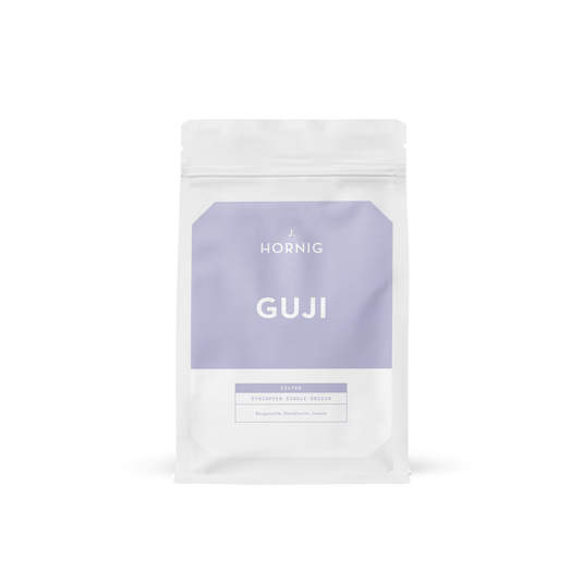 Eine Packung J. Hornig Guji Spezialitätenkaffee.